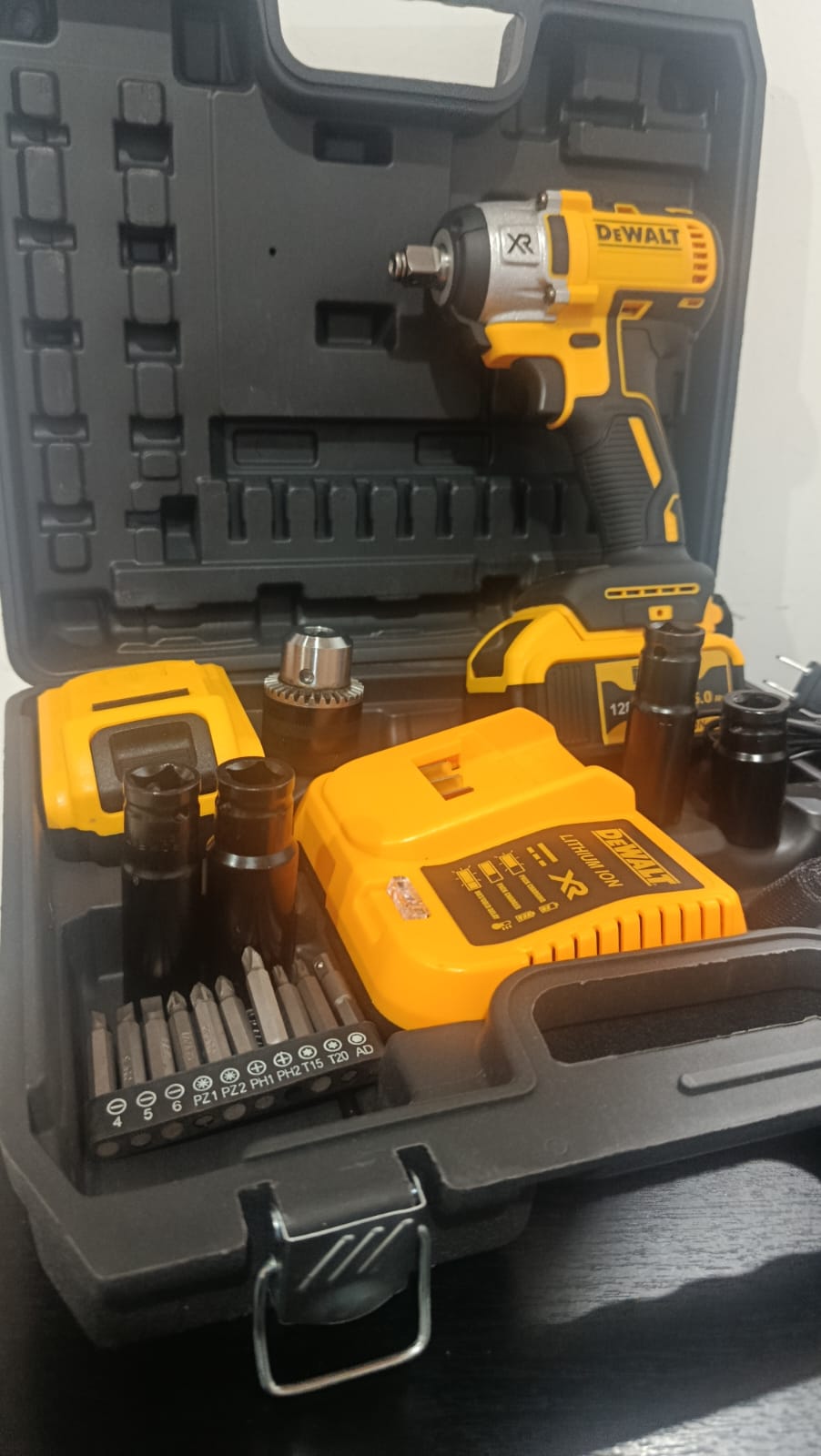 Pistola de Impacto 3 en 1 Inalámbrica RD74 Profesional con 2 Baterías